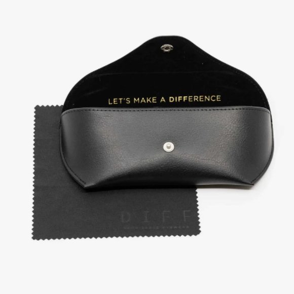 Ariana II Sunglasses in Black/Grey - Picture 6 of 6